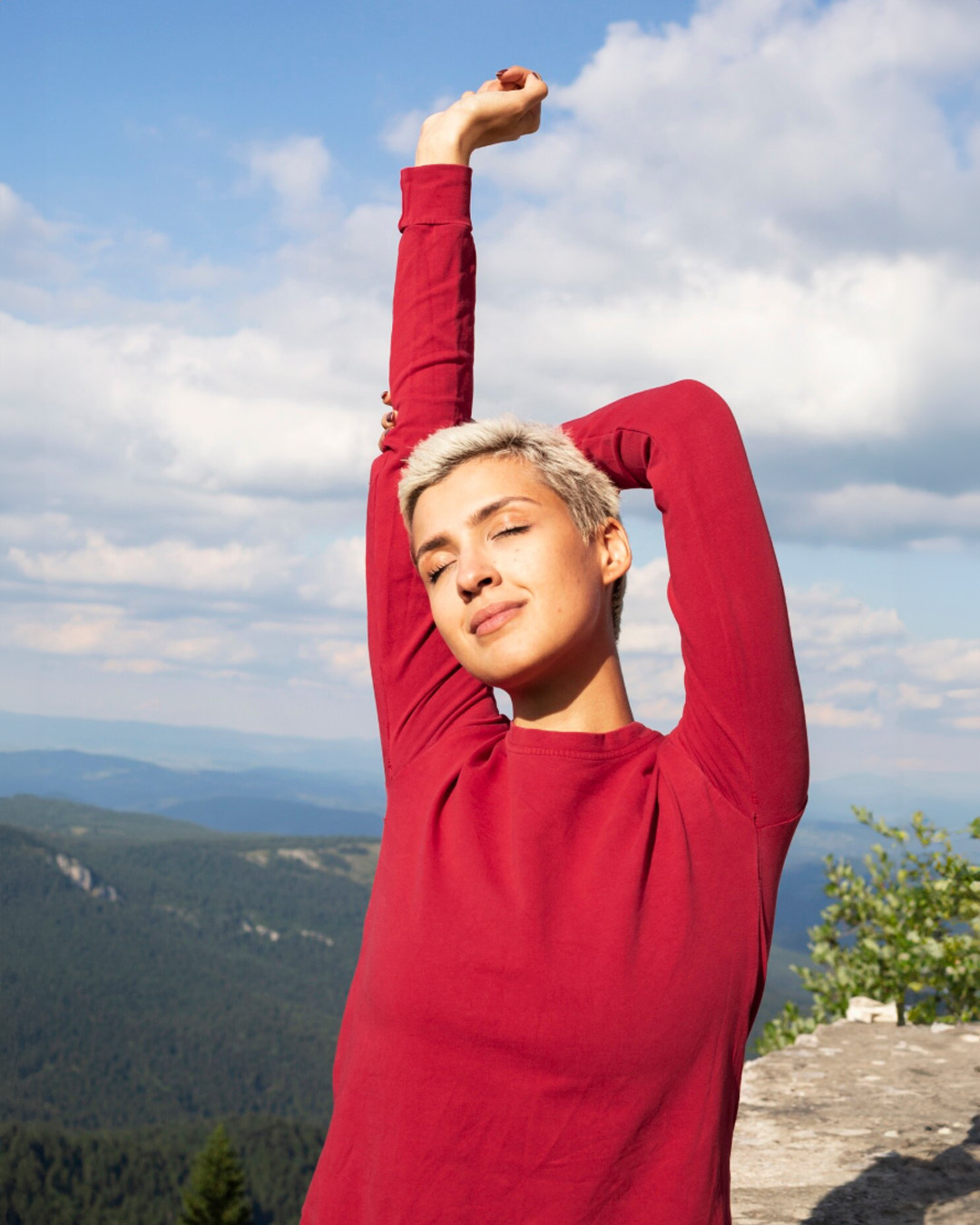 Terapia de crecimiento personal y coaching con Clara Cañas, psicóloga en Madrid. Espacio para conocerte, ganar claridad y crecer desde la calma.