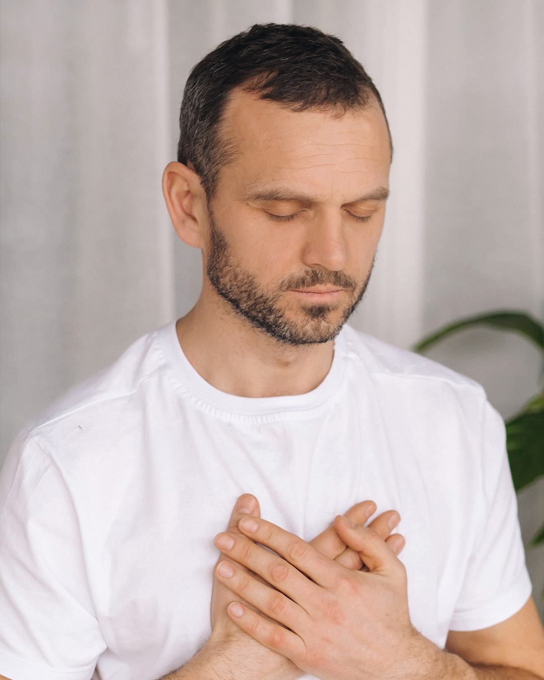 Terapia para aprender a regular las emociones, manejar la intensidad emocional y recuperar equilibrio interior con Clara Cañas, psicóloga en Madrid.